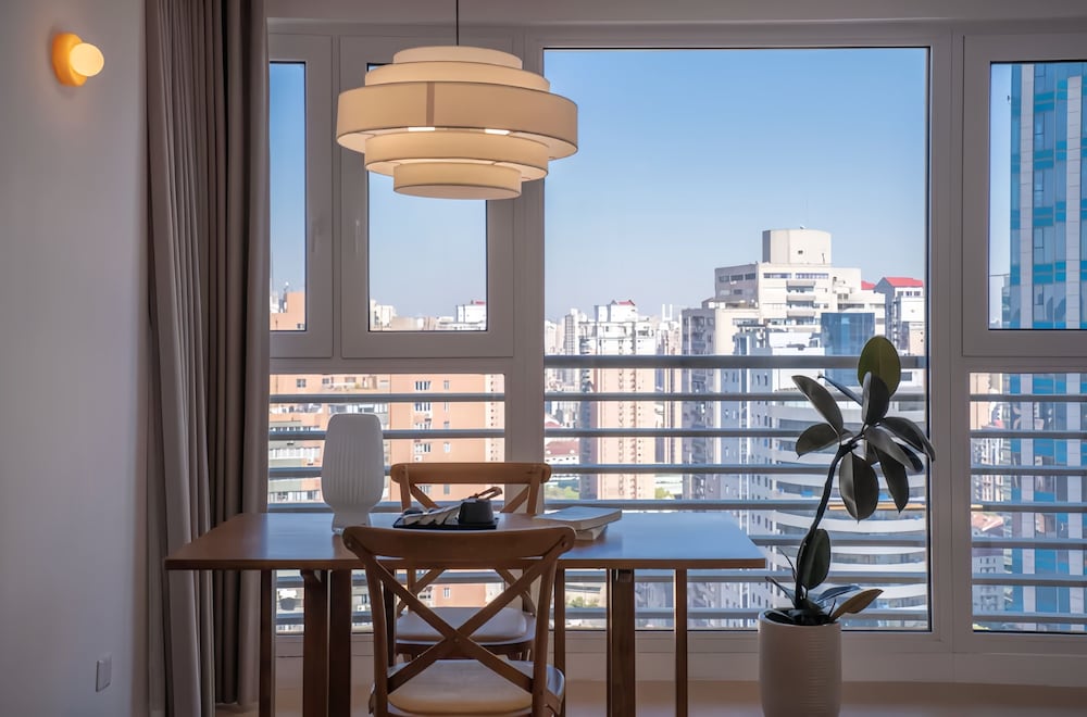 Shanghai Hills & Fan Stay