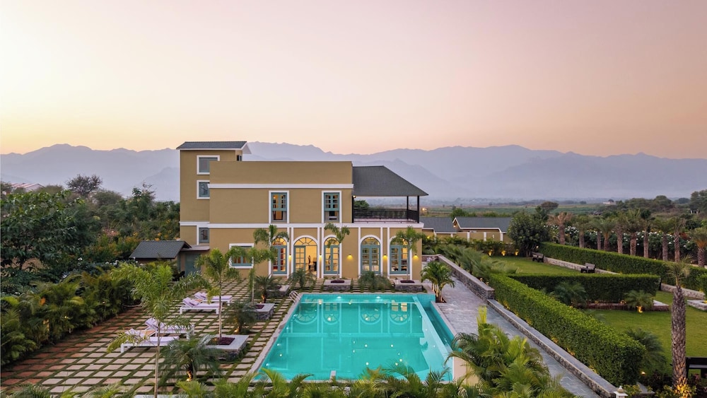 Merriment Luxury Resort & Private Pool Villa, Abu Road
