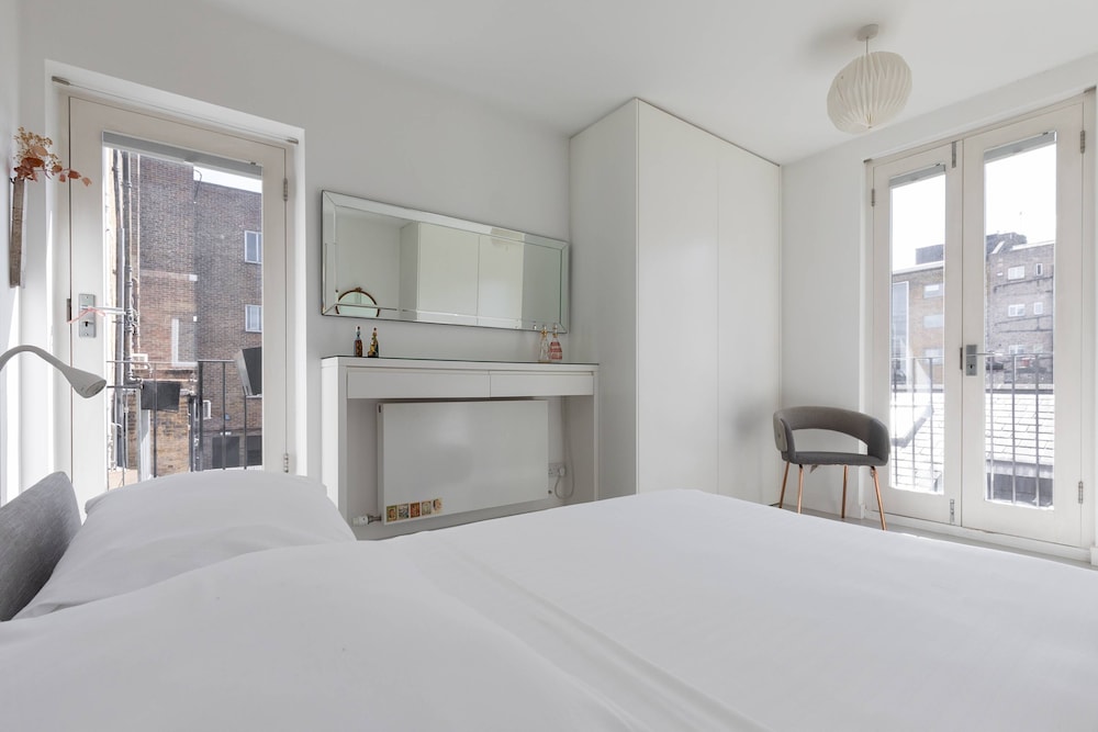 Crawford Street II by Onefinestay