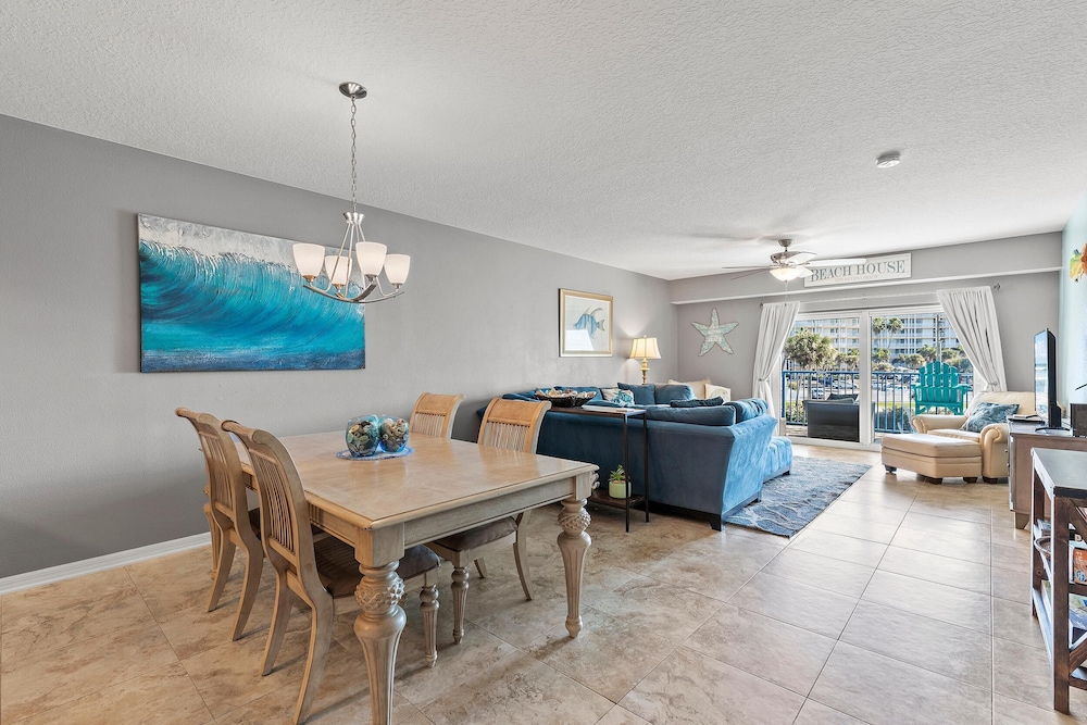 Oceanwalk 3-304