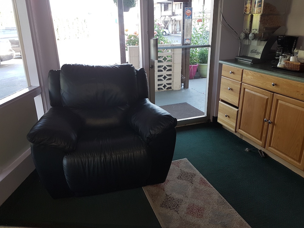 Town House Motel Inc view 2
