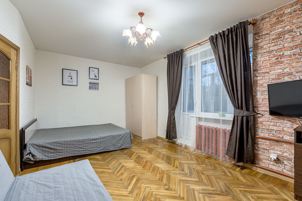FlatHome24 on Yaroslavskiy 38
