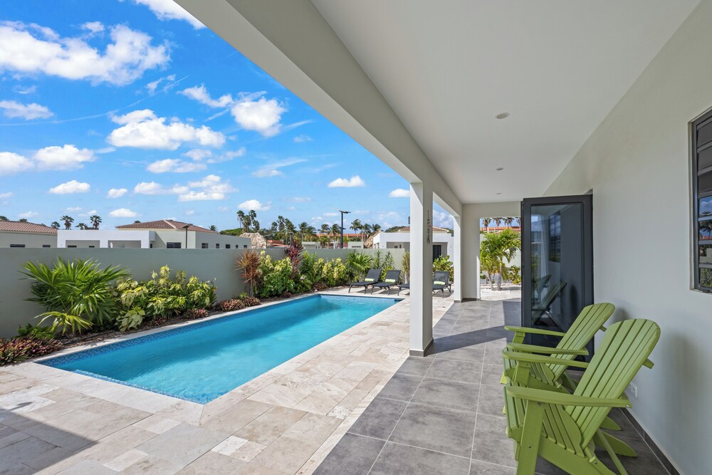 Villa Amber with pool at mambo beach