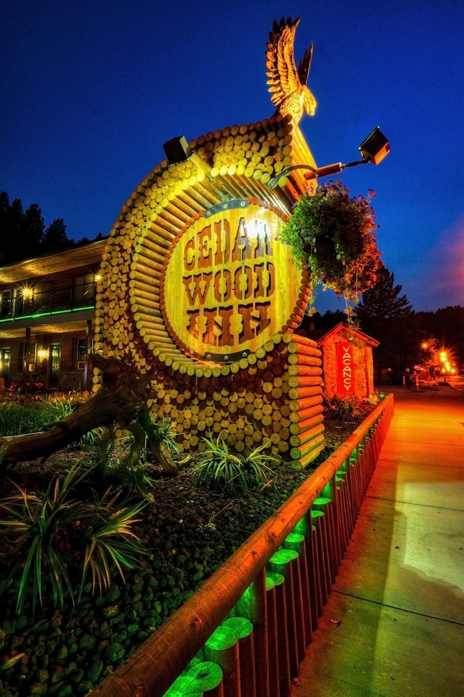 Cedar Wood Inn