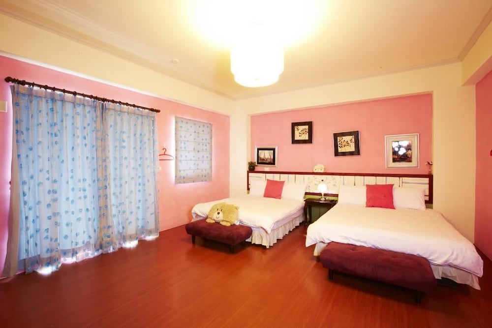 Strawberry Milk B&B