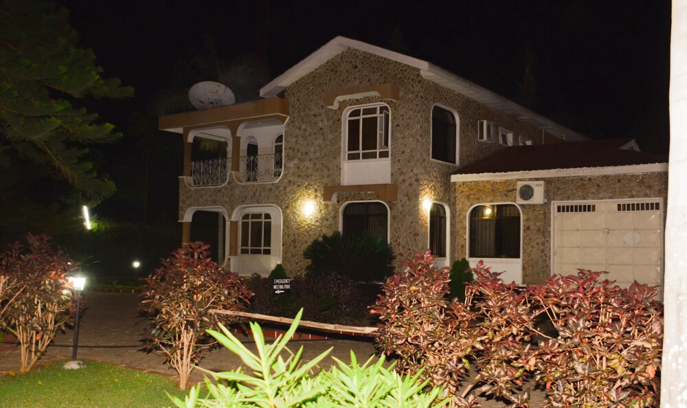 Mama Thea Homes - Hostel