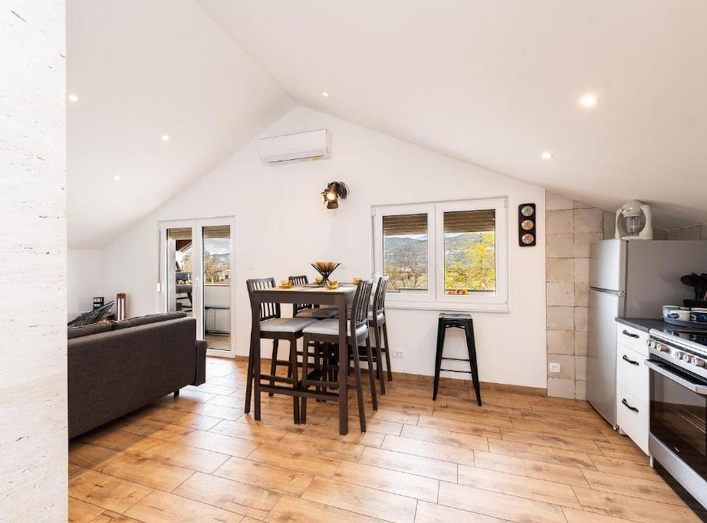 Relaxing Bisko Retreat With Outdoor Pool, Furnished Terrace and BBQ