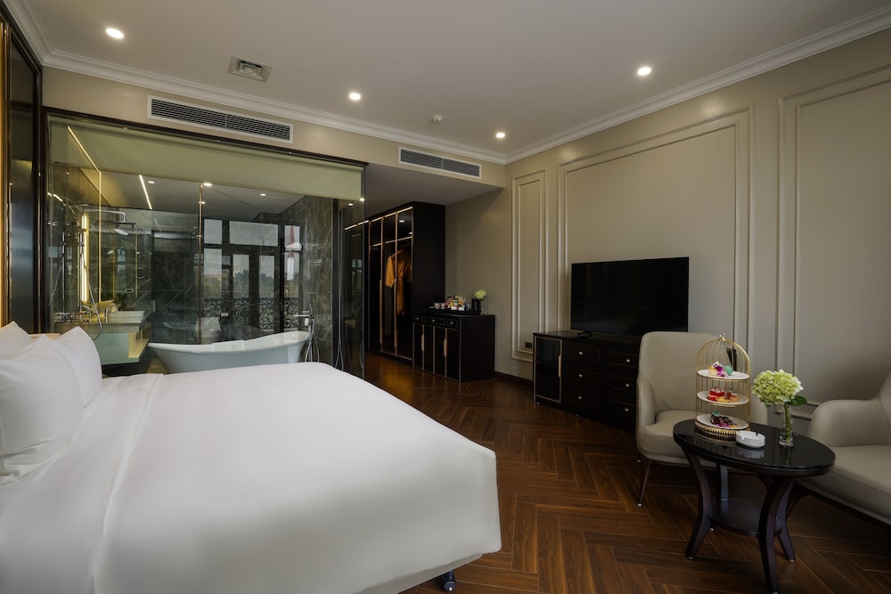 Adamo Hotel Hung Yen