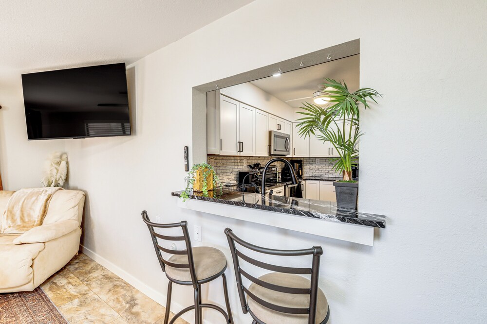NEW Listing! Gorgeous Poolside Views: Havasu Haven