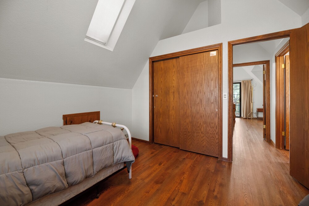Little Bear Lodge