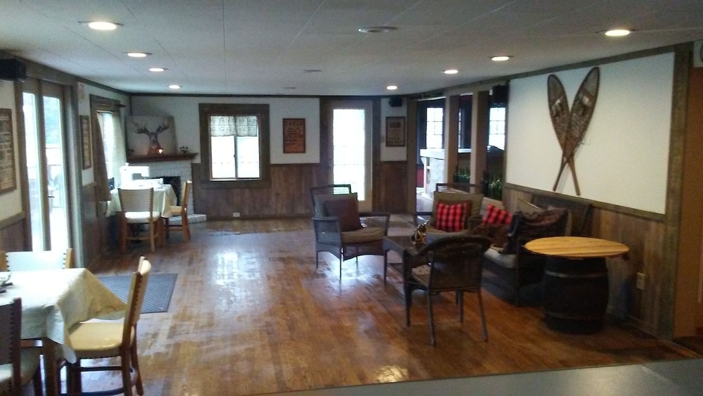 The Cabins at Autumn Mountain Winery