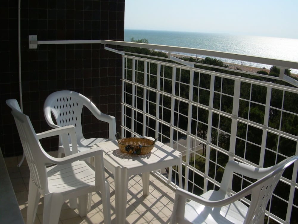 Comfy Studio With Terrace and Stunning Seaview