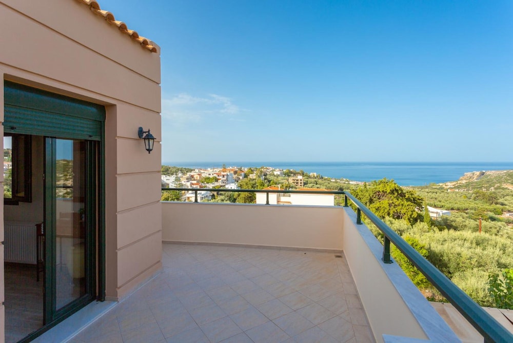 Villa Olive in Gerani