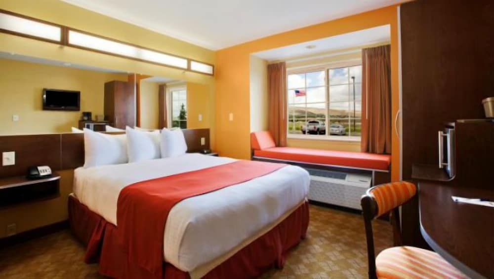 Rawlins Vacations - Microtel Inn and Suites by Wyndham Rawlins - Property Image 5