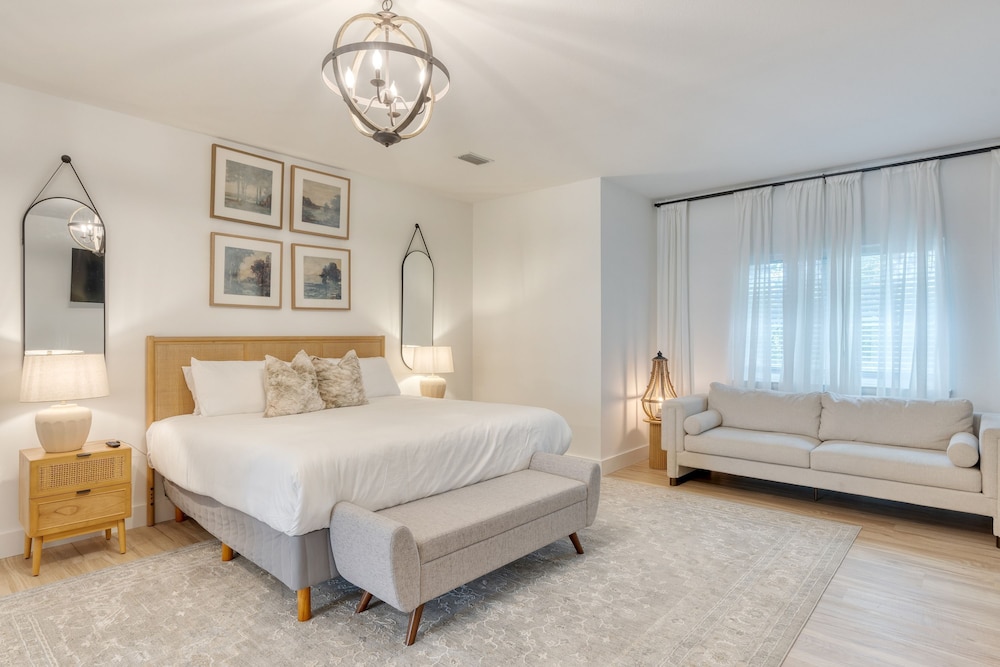 7min to Beach Private Patio on Golf Course Emerald Bay by Avantstay