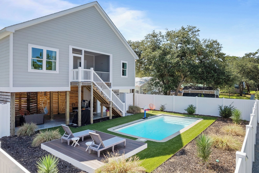 < 1 Mi to Beach: Home w/ Pool in Oak Island!