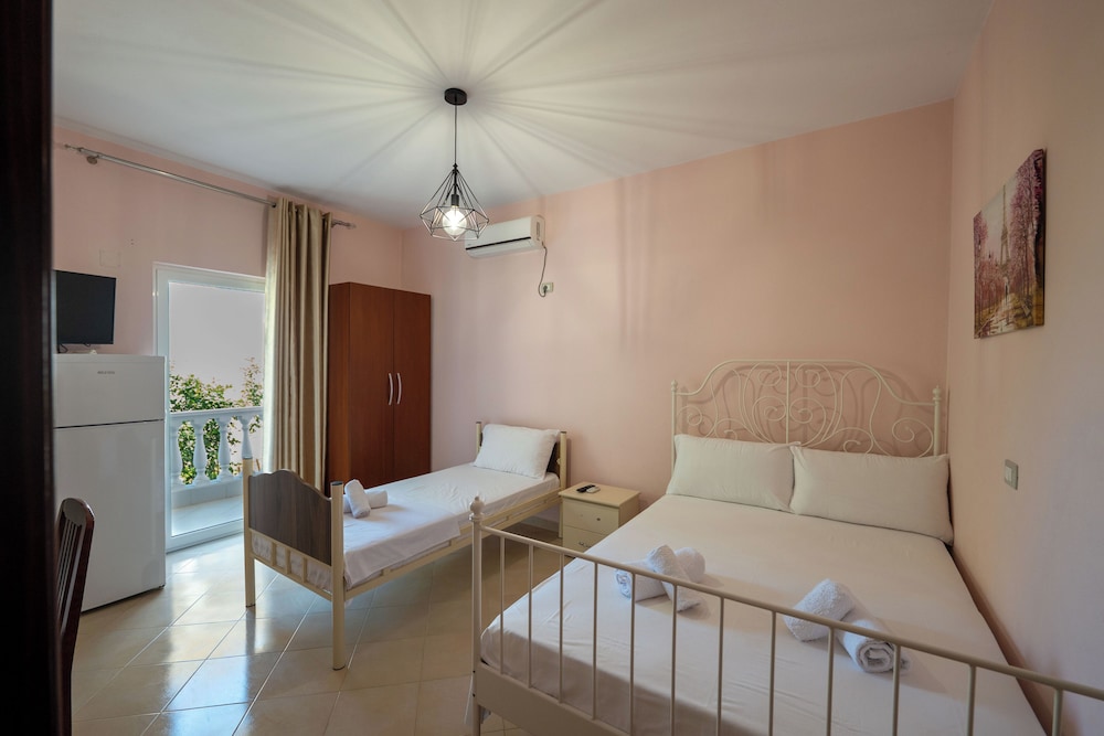 Sunny Villa