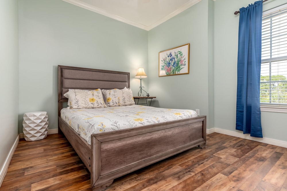 Dauphin Luv B - Beach Club #201-b 2 Bedroom Condo