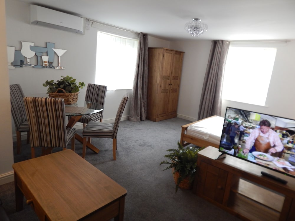 River Court Apartments LETS