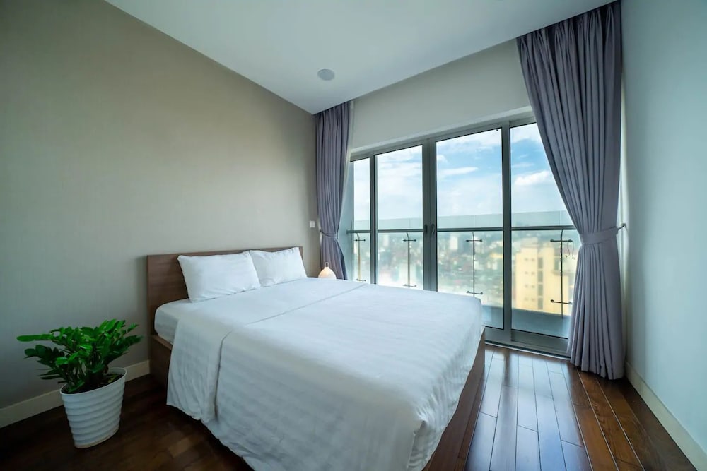 Bayhomes Lancaster Serviced Apartment