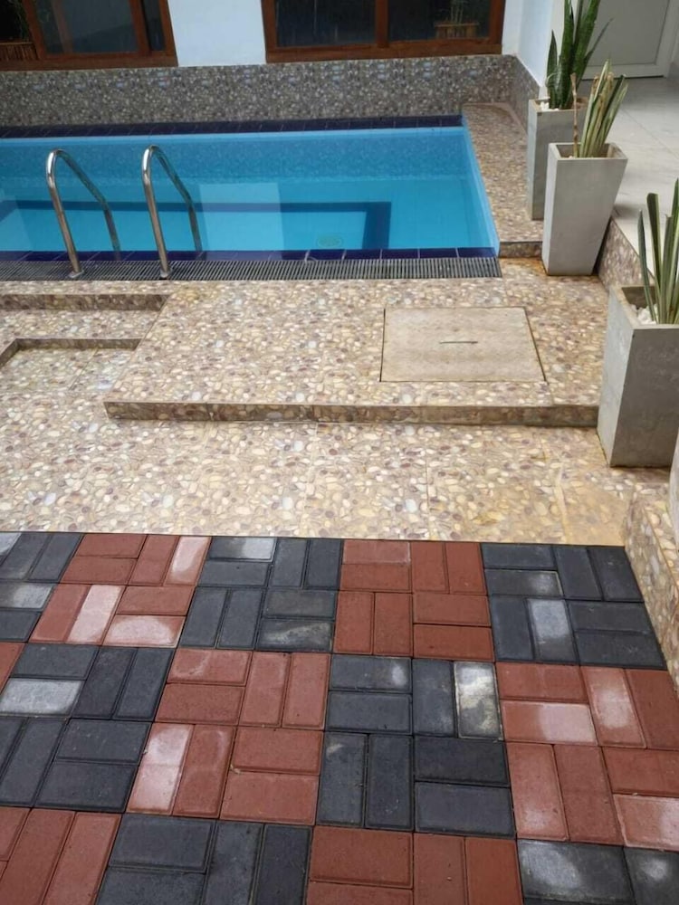 RAJABAWANA Holiday Resort