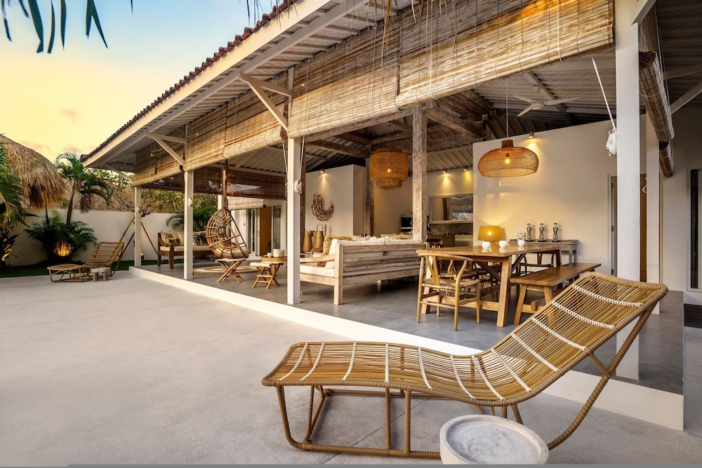 Villa Surga Blue by Alfred in Bali - Brand New 5 BR Pool Villa in the of Seminyak