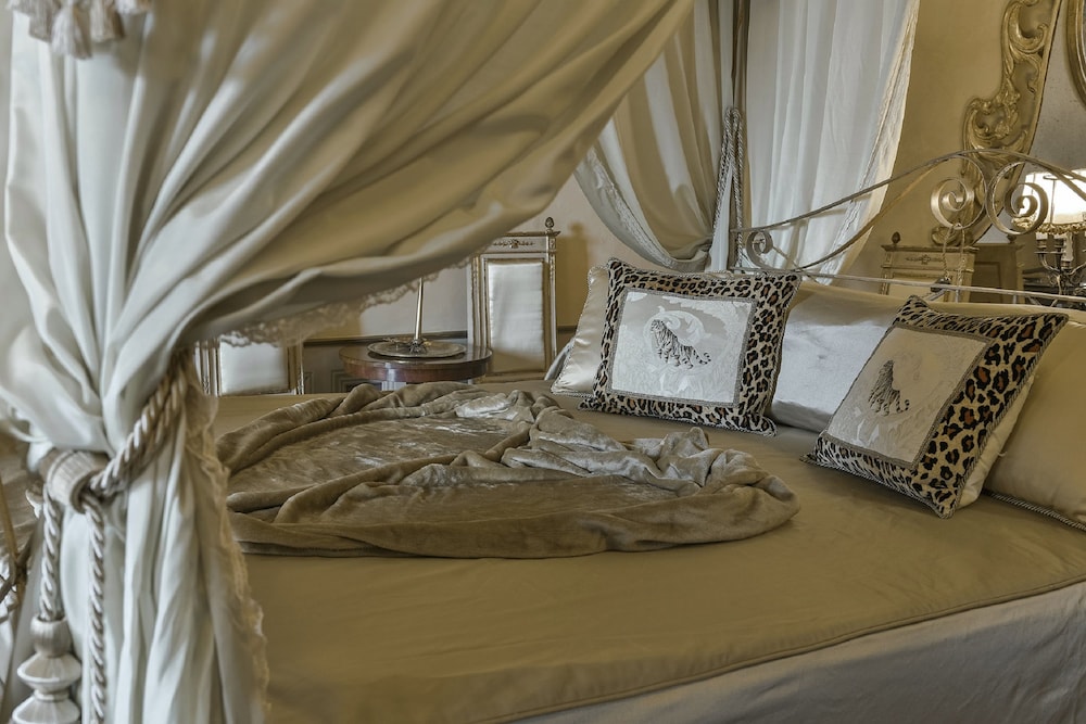 Palazzo Coli Bizzarrini view 2