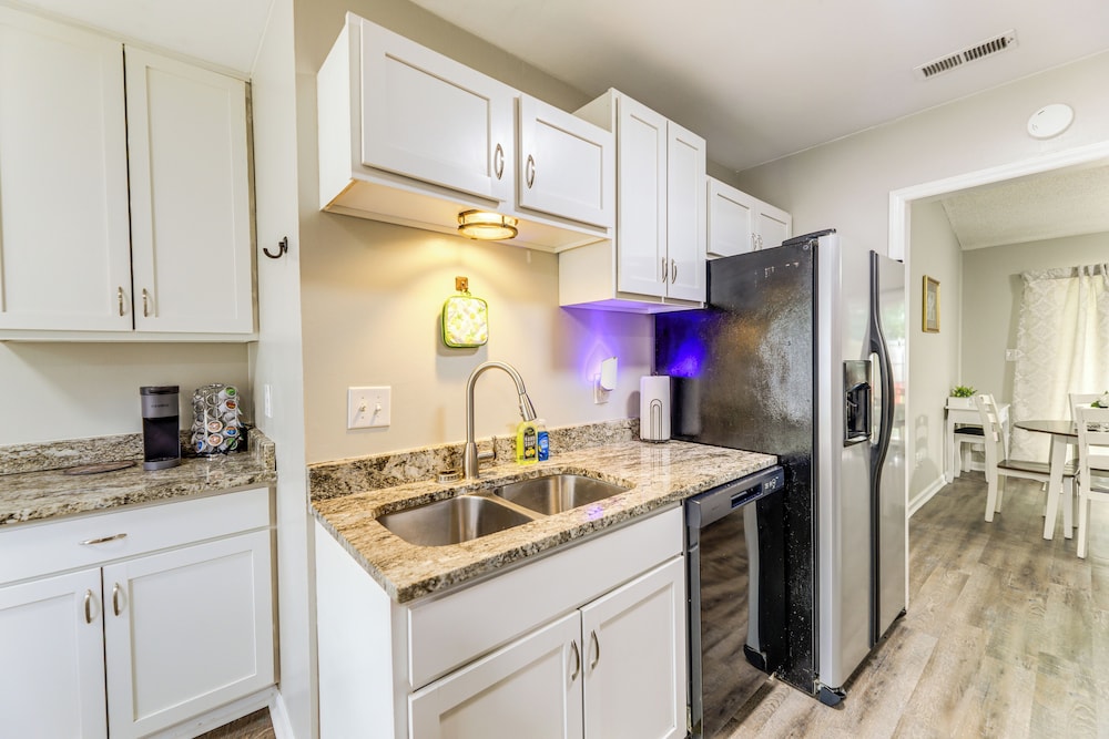 Jacksonville Home By Camp Lejeune, Beaches & More!