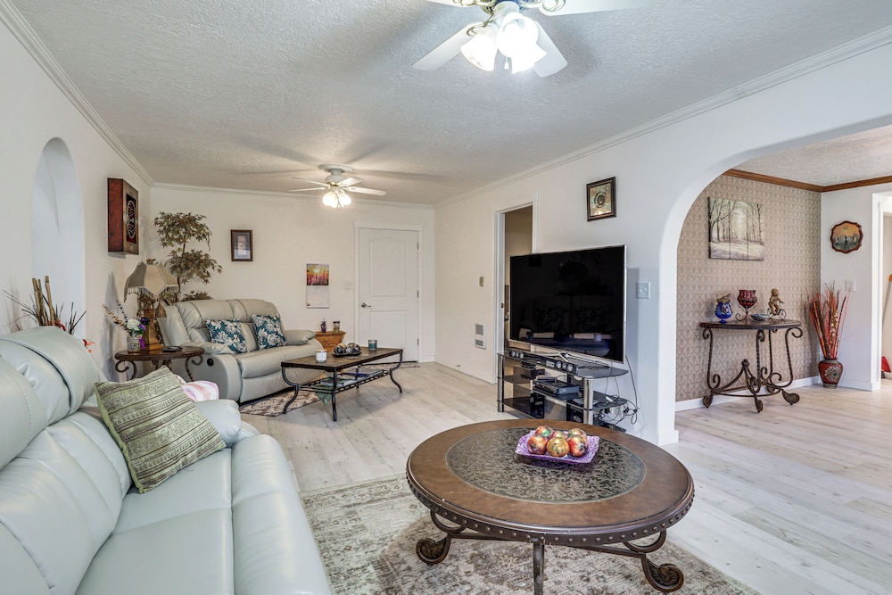 Albany Vacations - Salem Getaway w/ Hot Tub Near Parks  Boating! - Property Image 1