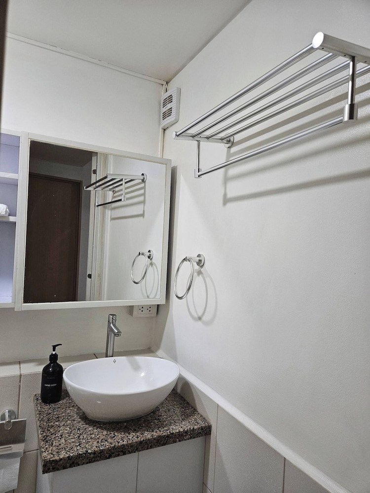 Cozy 3-bedroom Condo in Urban Deca Homes Ortigas Extension, Pasig