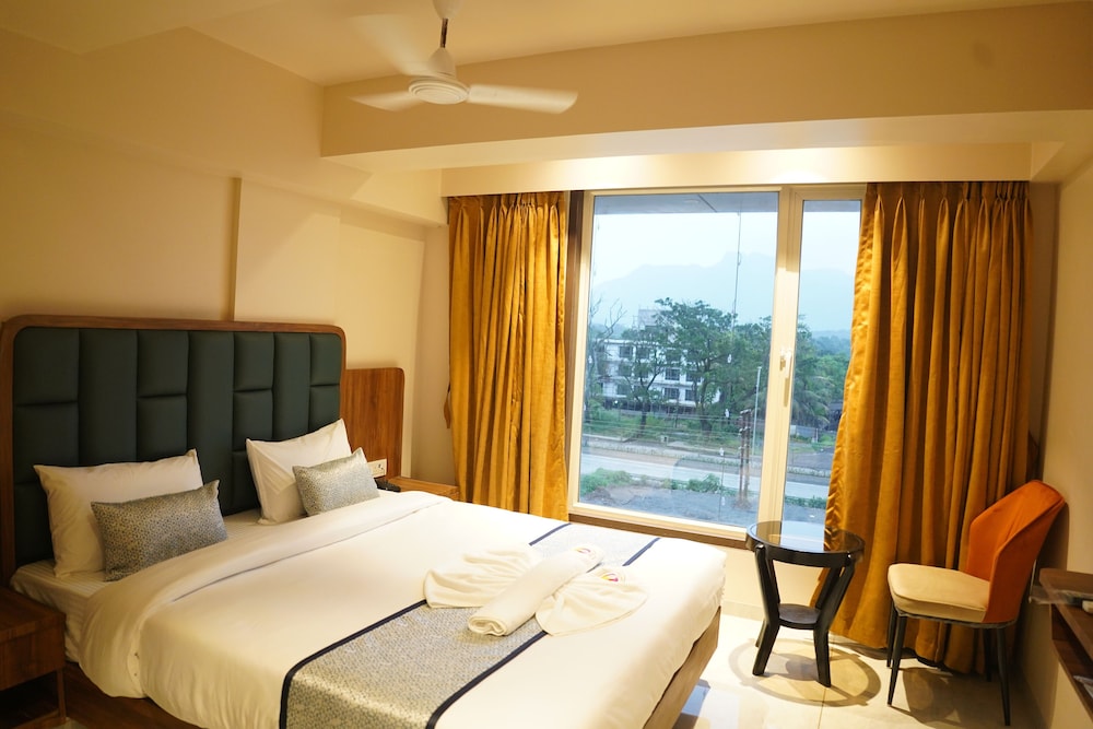 Hotel Status Inn