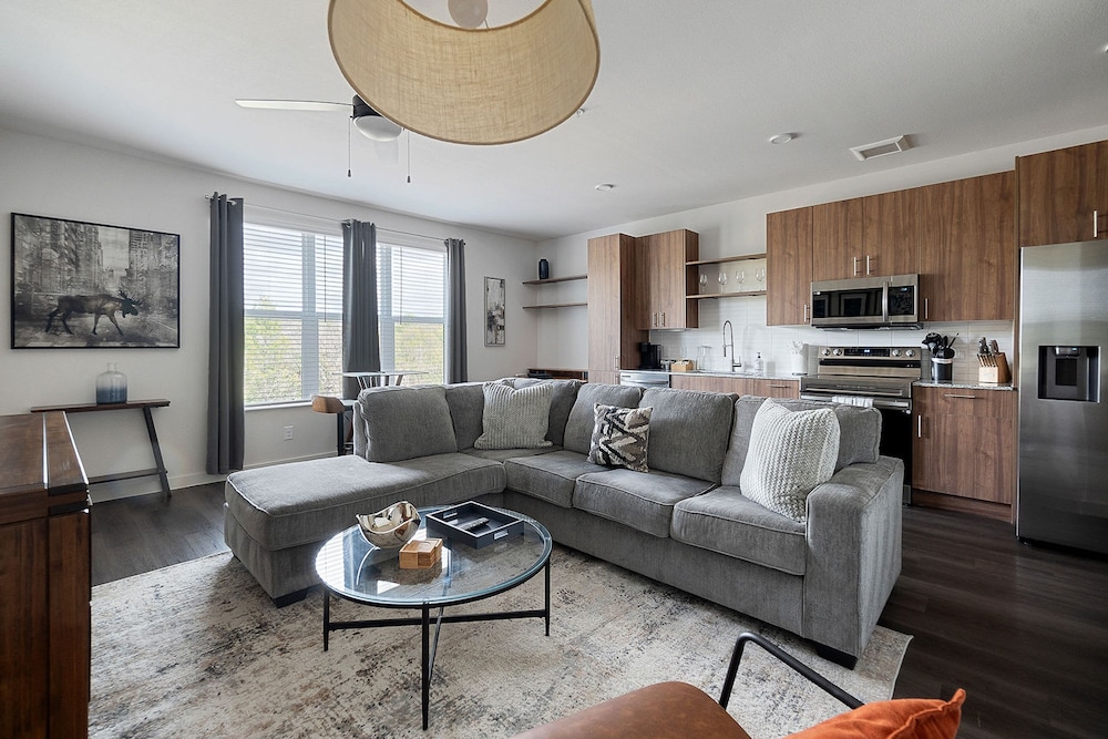 Heal Fly Comfy Dallas 1BR Pool Gym Utsw