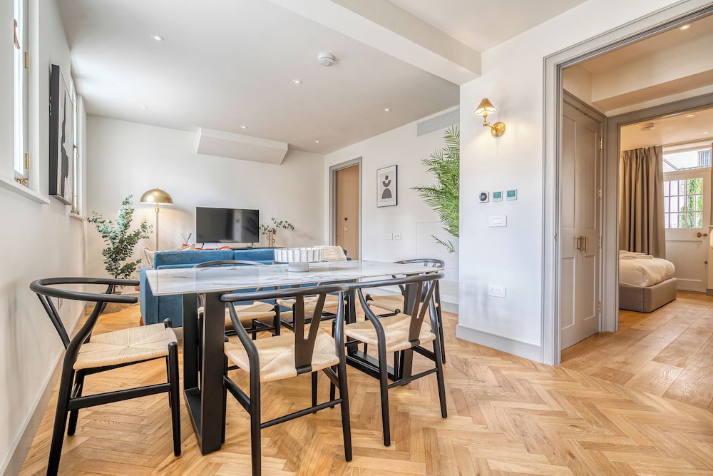 Luxury flats near Big Ben and London Eye