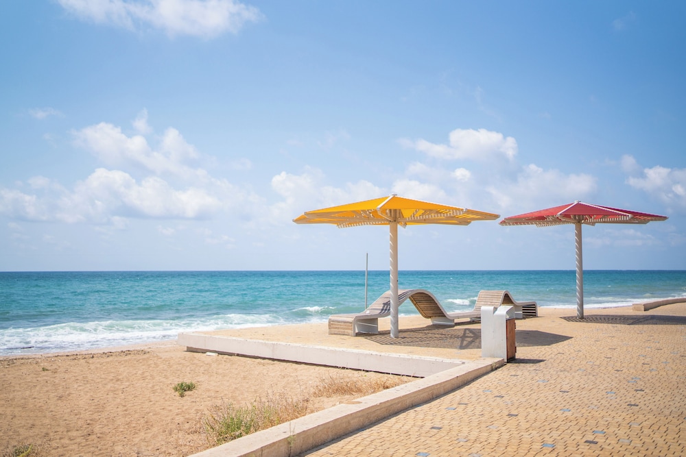 Tranquil Stay Near Beach by Sea N' Rent