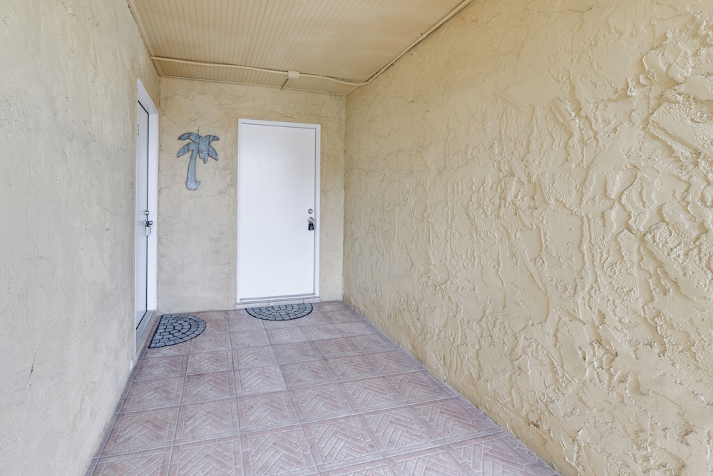 3 Mi to Siesta Key Beach: Condo w/ Heated Pool!