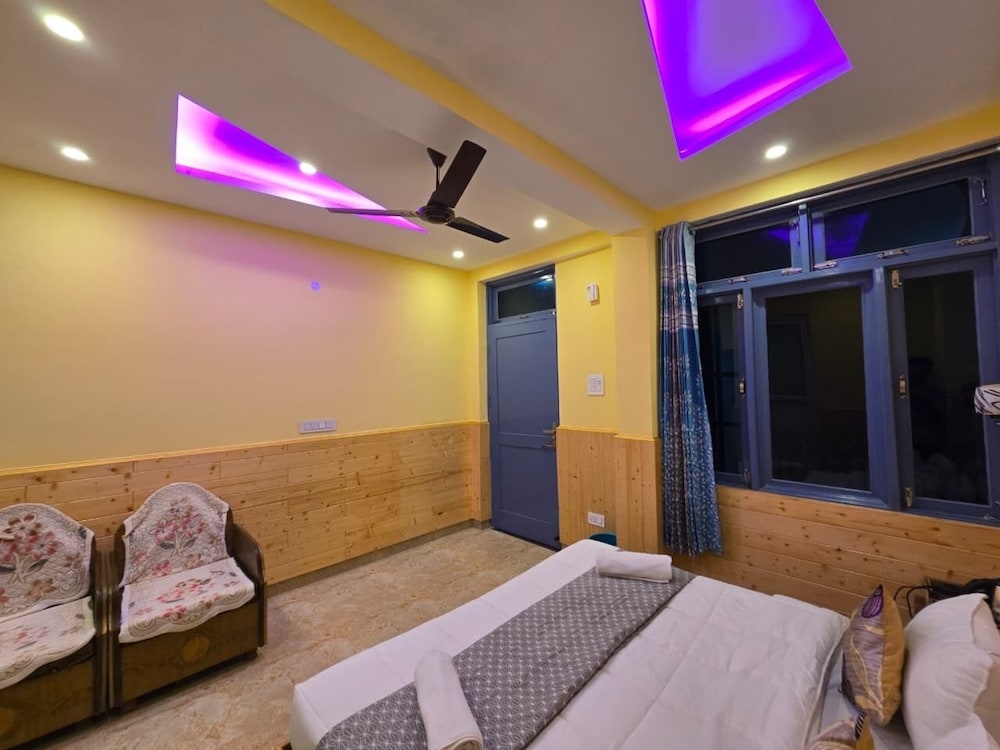 Aangan Royal Stay - Your Mountain Home in Dharamshala