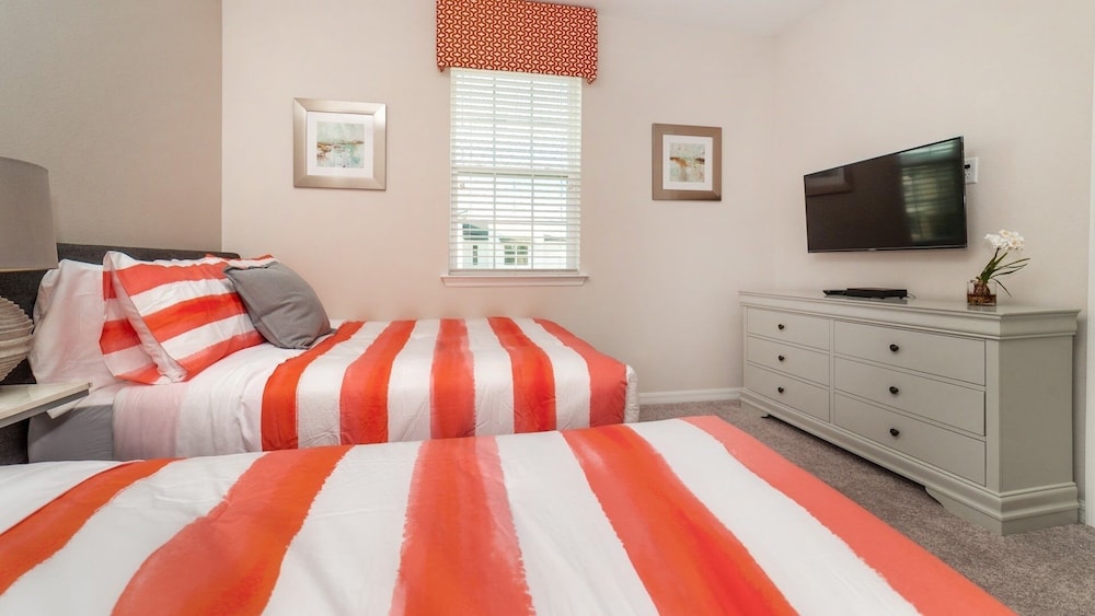 Solara Resort 4 Bedroom Home with Private Pool 4 Home