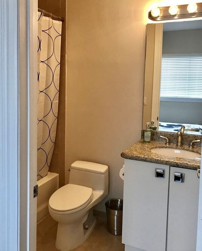 4BR Townhouse 320 by Ideal Experience VR - Image 4