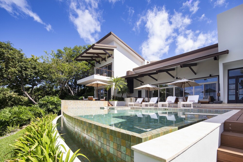 Villa Belvedere Pacific Sunsets 2 Private Pools