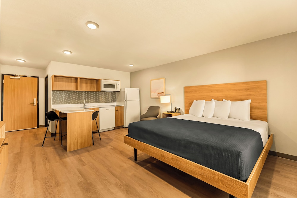 LivAway Suites Phoenix-Surprise