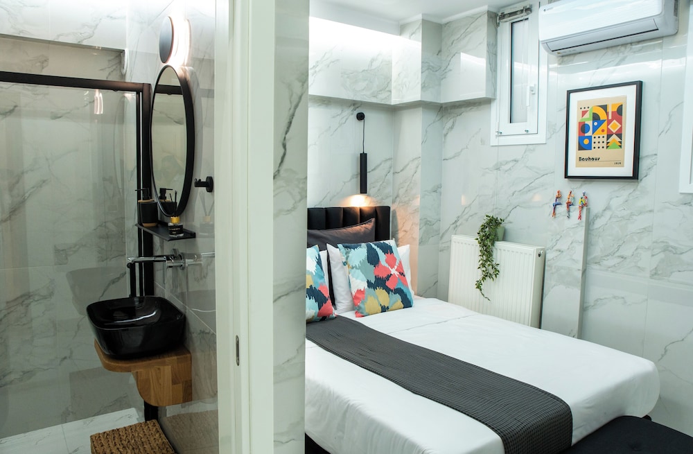 Koukaki Golden Lofts