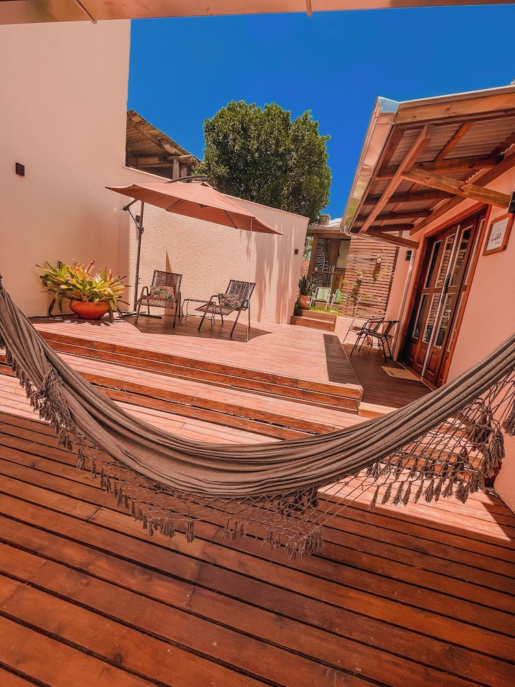 Shangri La Casas e Studios