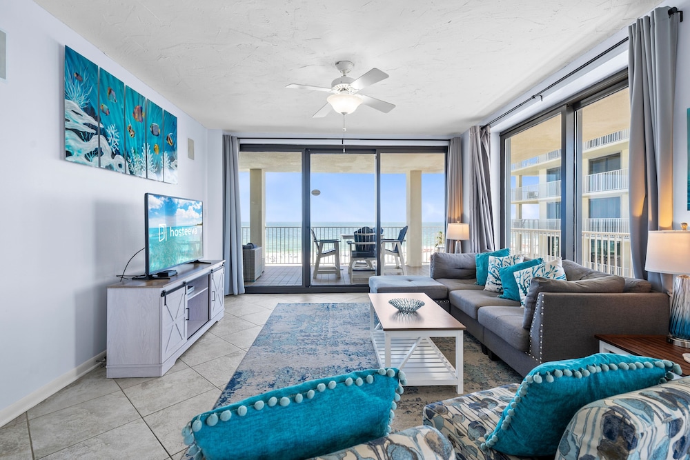 Pelican Pointe by Hosteeva