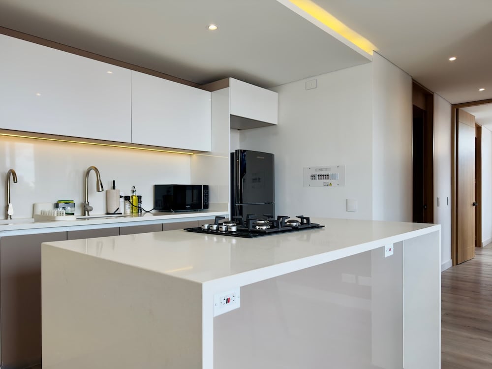 w Modern 2BR w Balcony in Santa Barbara