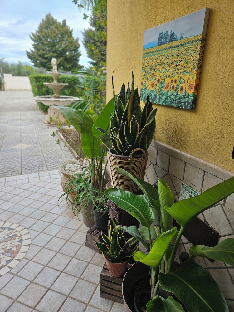Garden Inn