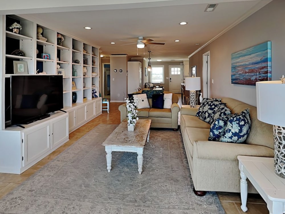 Tournesol by Topsail Realty