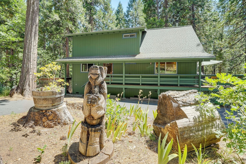 Private Lake Access: Pet-friendly Home in Arnold!