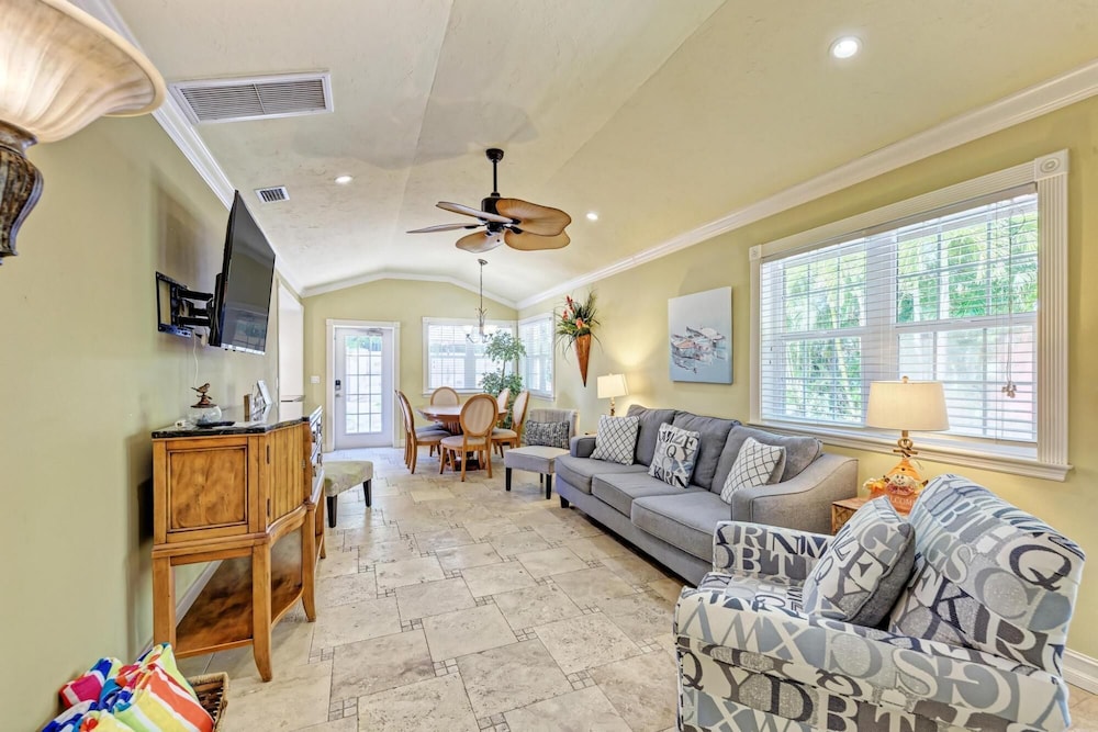 Anna Maria Island Surfside Bungalow view 3