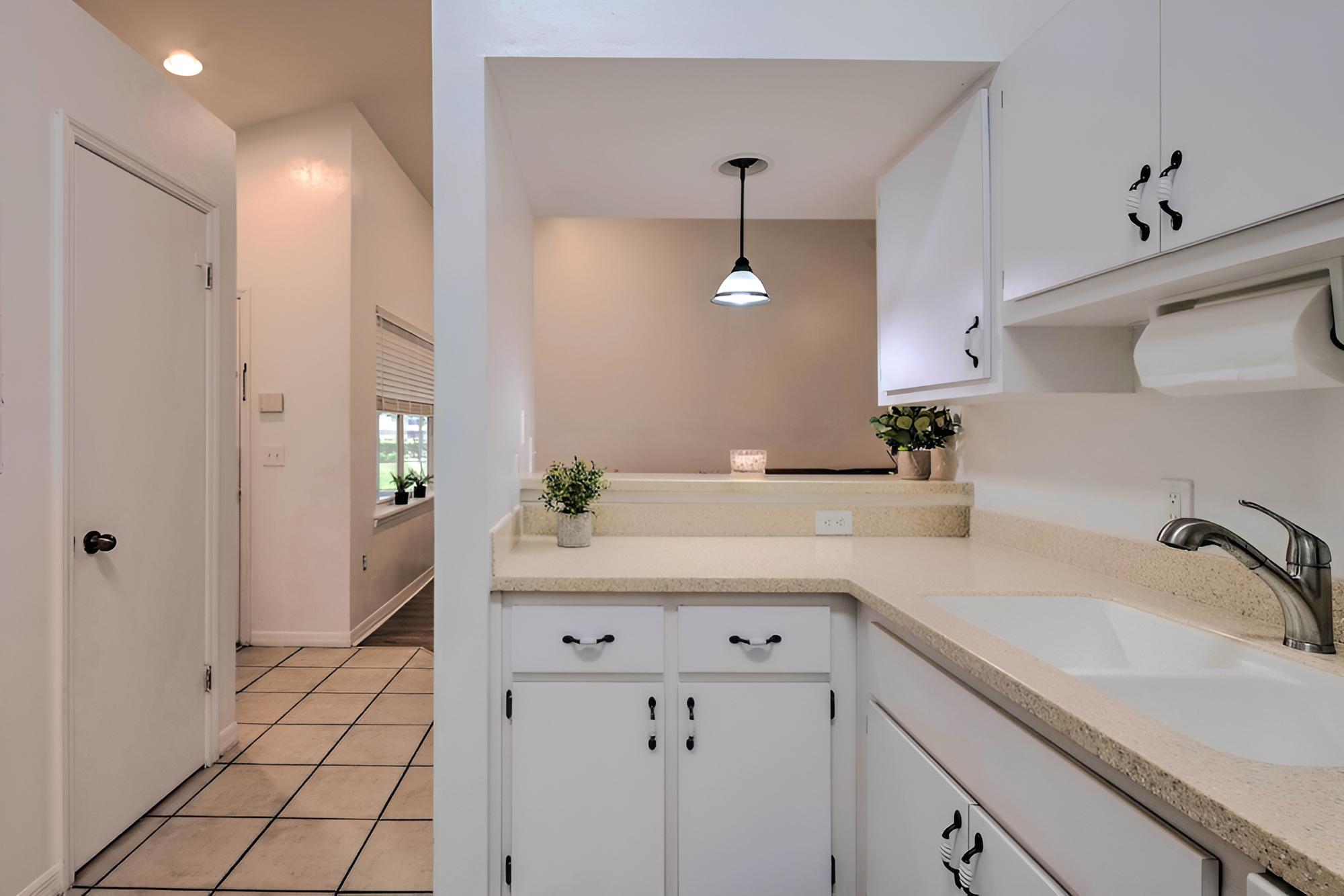 Cozy Gainesville Condo Near Shopping & Dining view 2
