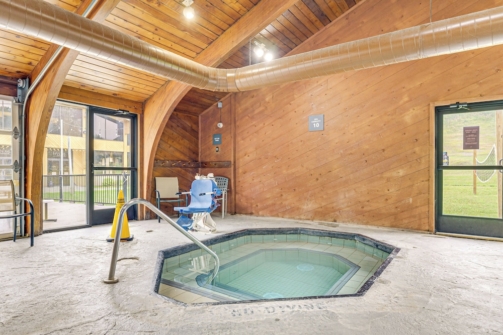 Golf, Swim & Ski: Schuss Mtn Family Getaway!